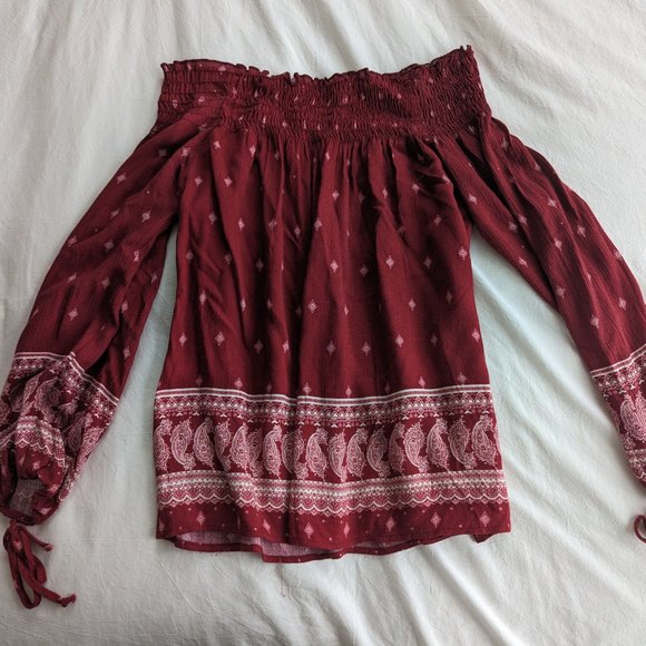 Red paisley off the shoulder top - Picture 3 of 4